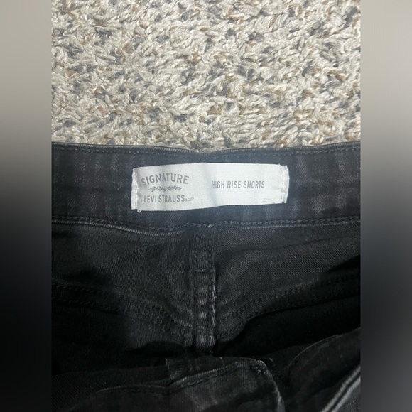 Black High-Rise Shorts - Picture 3 of 3